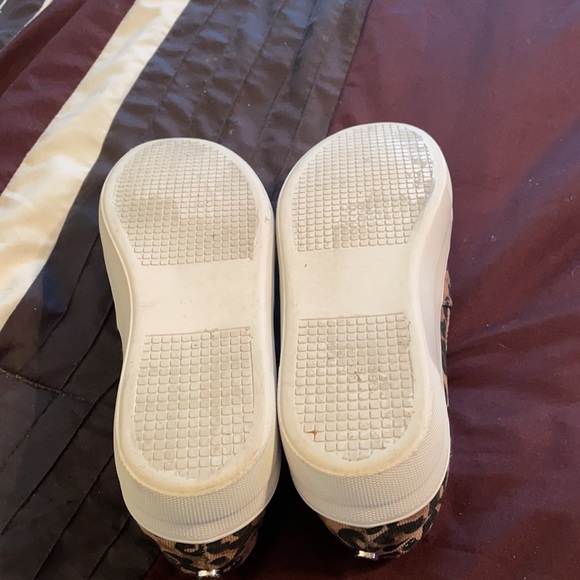 Shoes - Picture 3 of 4